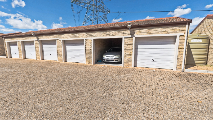 2 Bedroom Property for Sale in Brackenfell South Western Cape